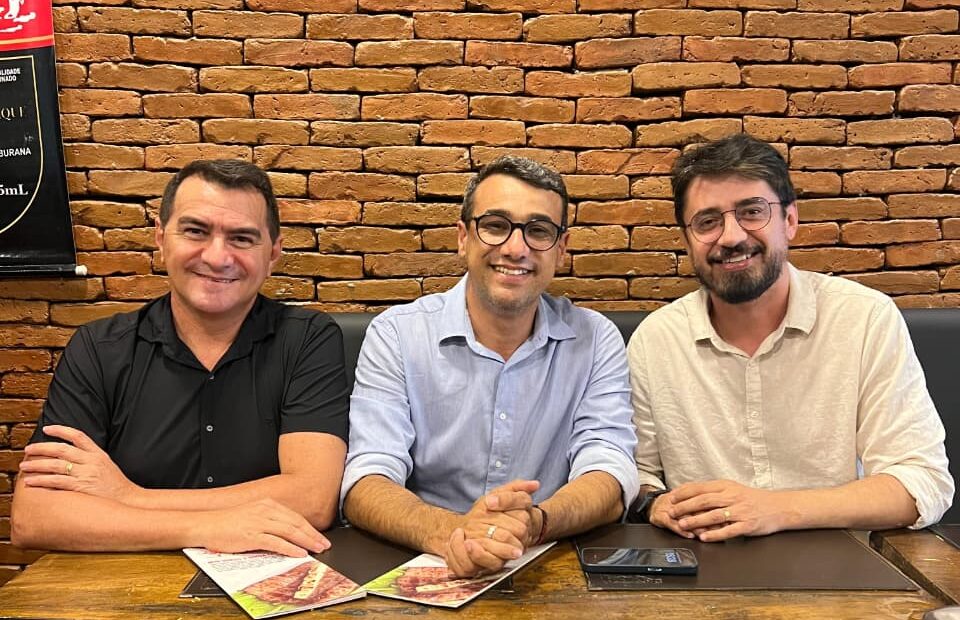 Candidato a prefeito de Cabedelo declara apoio à reeleição de Chió para 2026