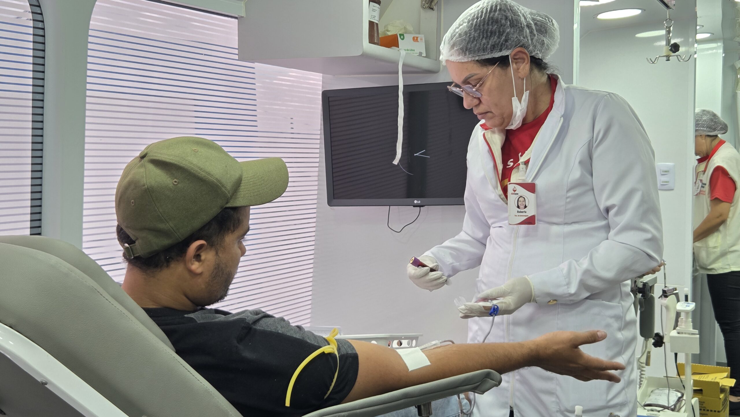 Carnaval e ação social: Bloco Vai Quem Quer reúne dezenas de foliões em campanha de doação de sangue