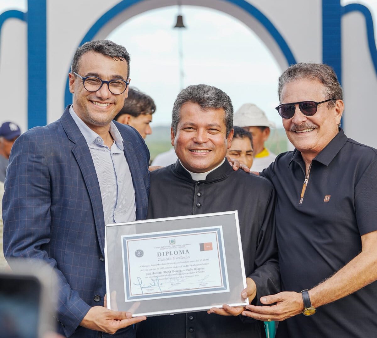 Centenas de fiéis acompanham honraria póstuma de Cidadão Paraibano ao Padre Ibiapina em Solânea